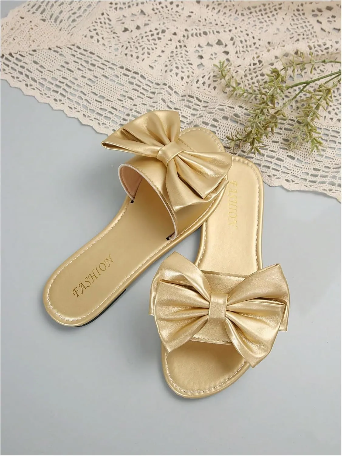 GORGLITTER Women's Bow Flat Sandals Metallic Slide Sandals Open Toe Vacation Sandals