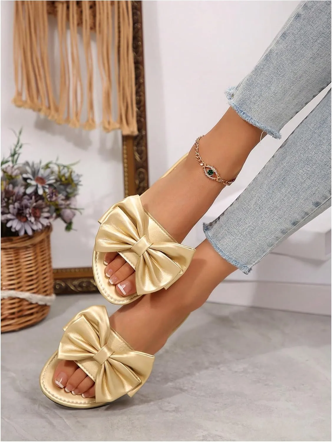 GORGLITTER Women's Bow Flat Sandals Metallic Slide Sandals Open Toe Vacation Sandals