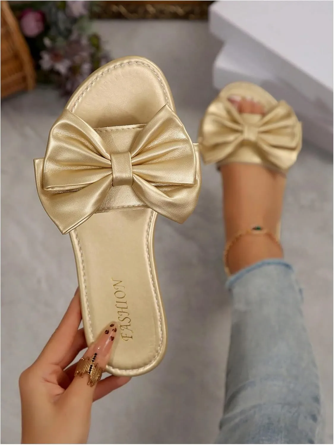 GORGLITTER Women's Bow Flat Sandals Metallic Slide Sandals Open Toe Vacation Sandals