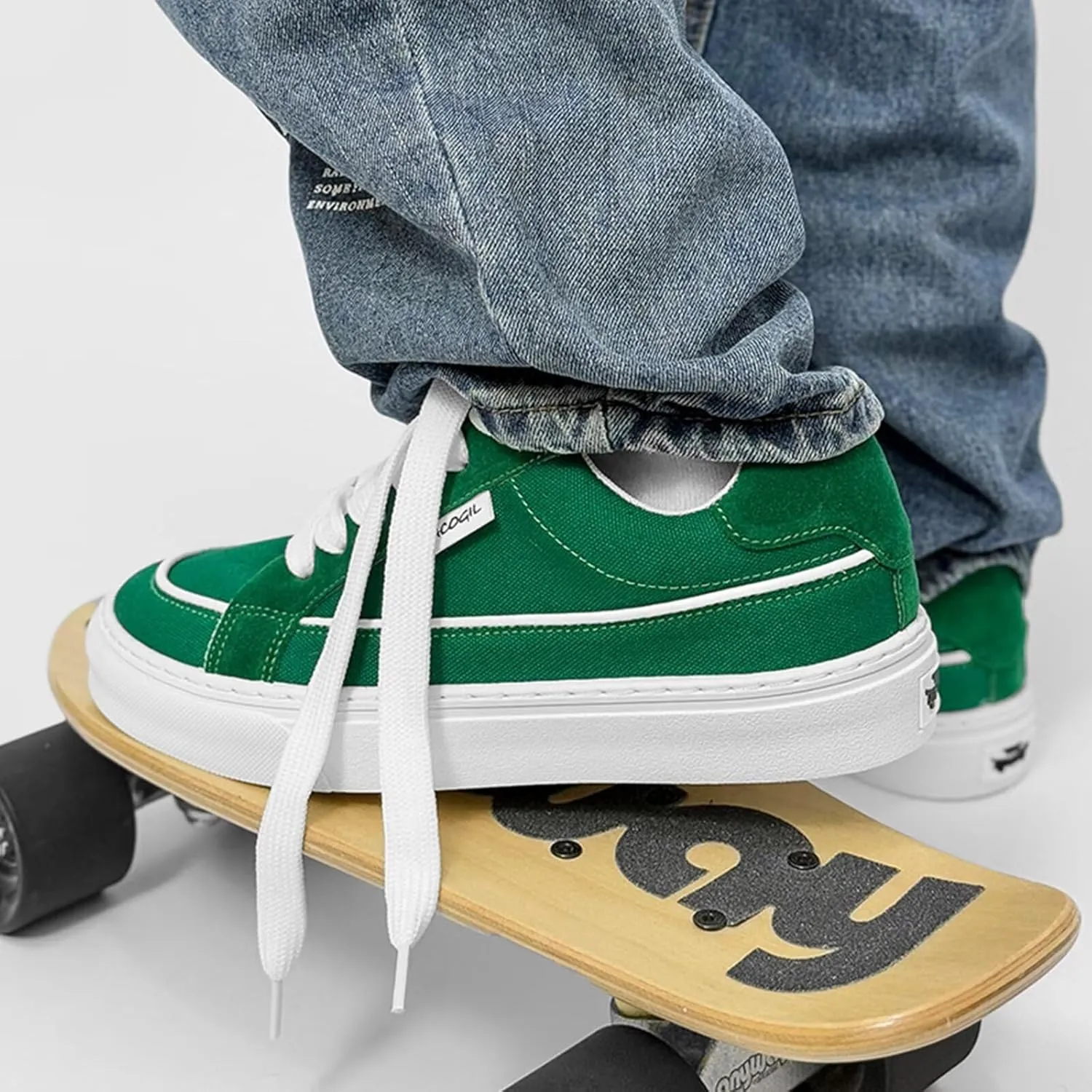 Mens Sneakers Classic Low top Casual Canvas Shoes for Men Teen, Lace Up Comfortable Skate Walking Shoe for Men Lightweight 2025 Popular Fashion Sneakers