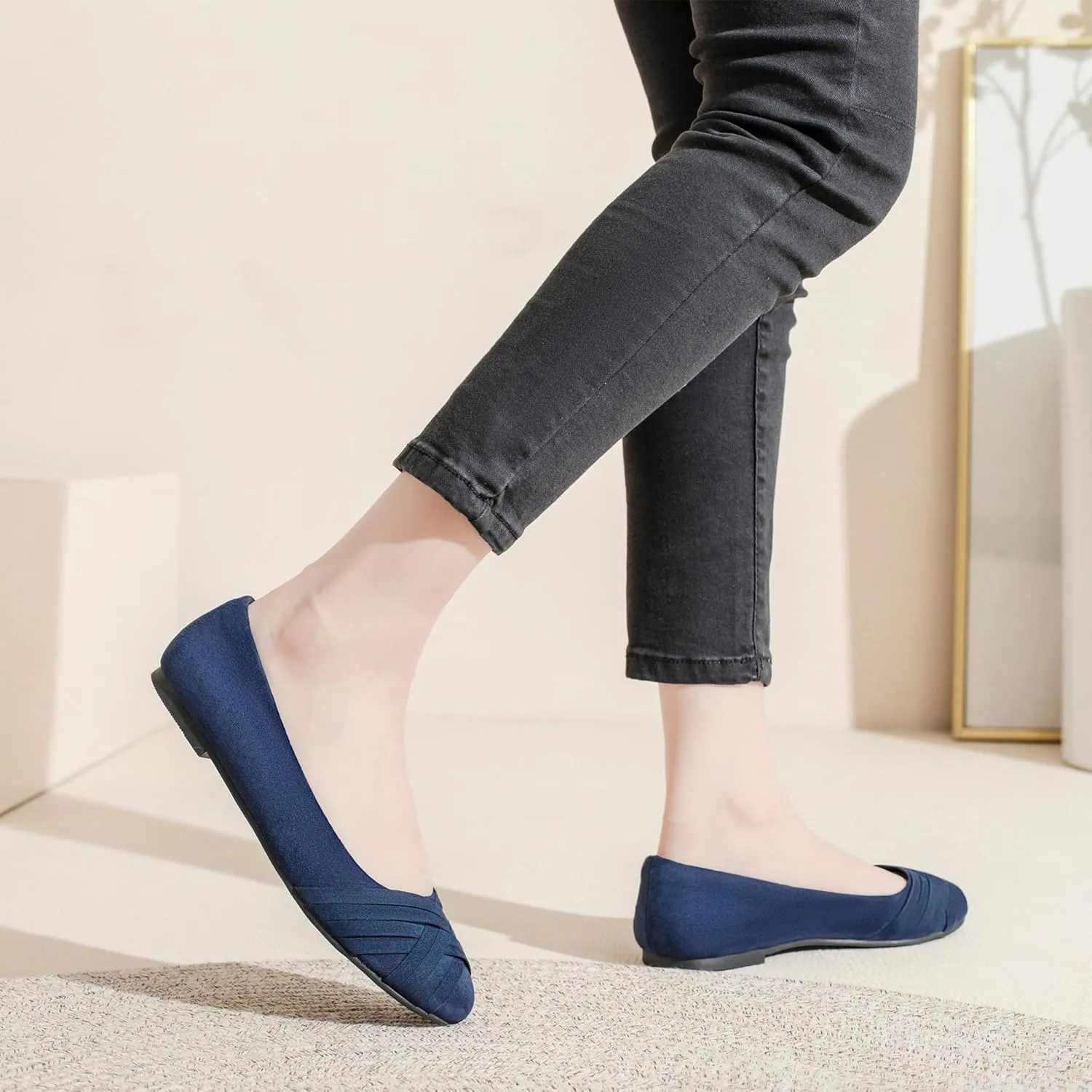 Veittes Women's Wide Width Flat Shoes, Comfortable Casual Round Toe Classy Design Ballet Flats.