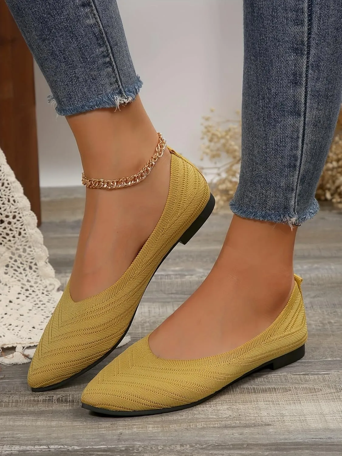 Women’s Chic Breathable Ballet Flats – Knit Pointed Toe Slip-On Shoes, Solid Color Casual Comfort for All-Day Wear
